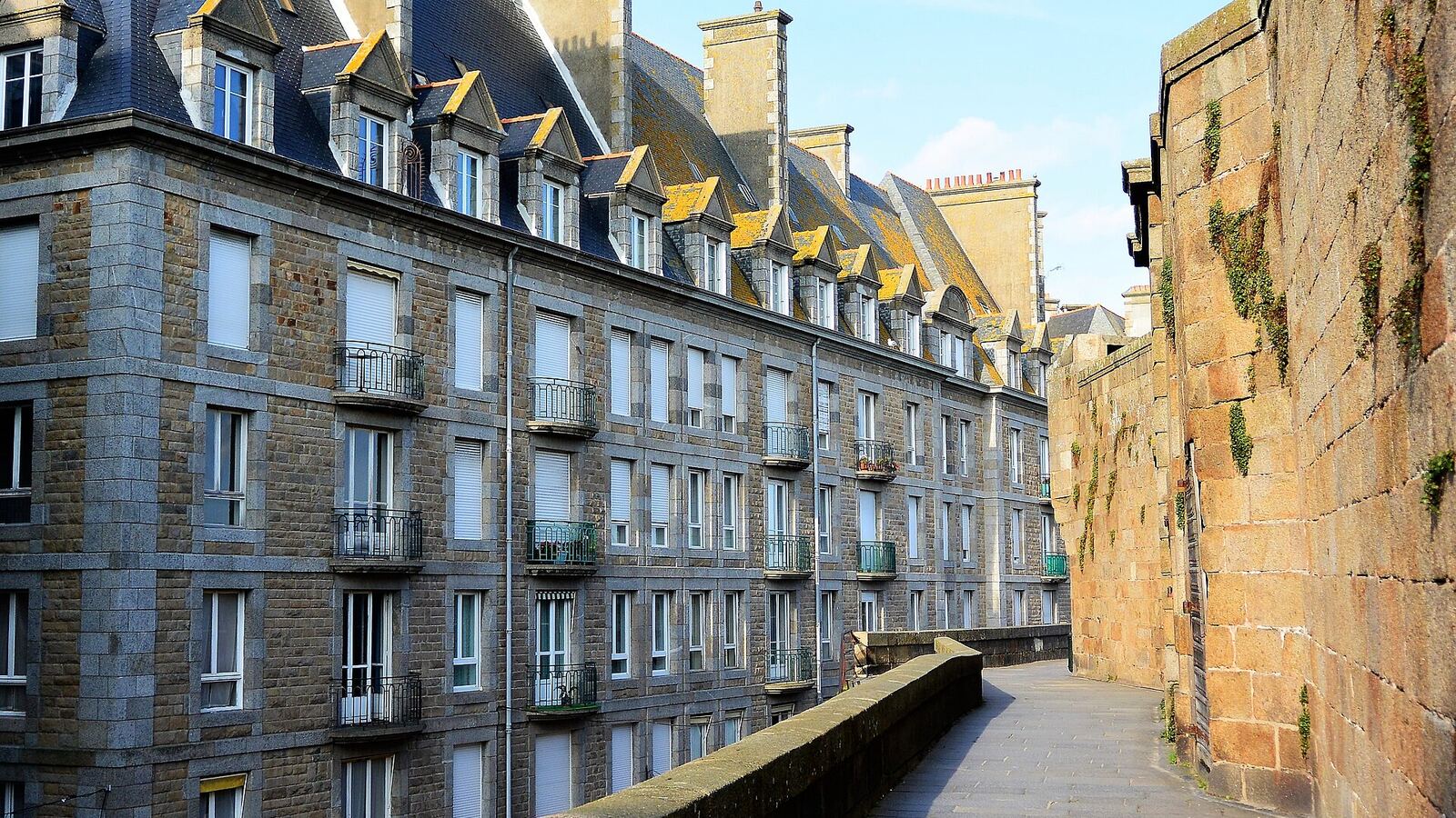 Saint-Malo Ramparts & Fort National
